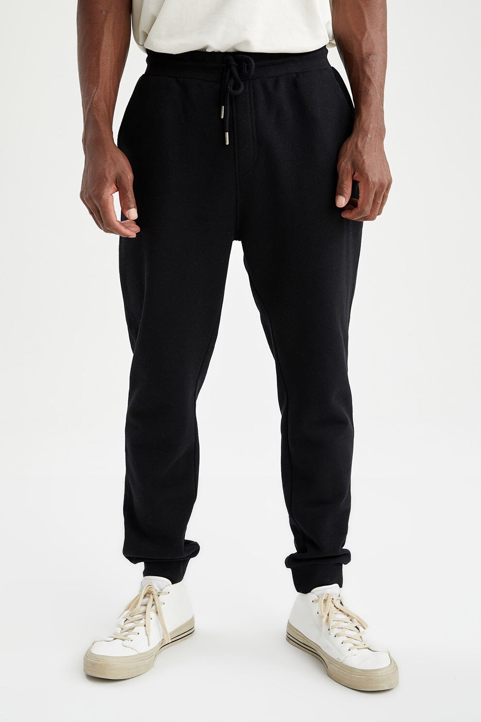 DeFacto, Pantaloni sport slim fit cu aspect texturat, Negru