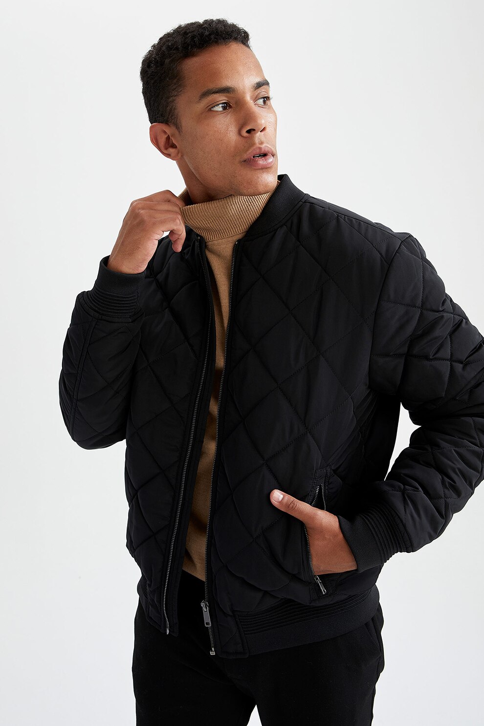 DeFacto, Jacheta bomber cu model matlasat, Negru