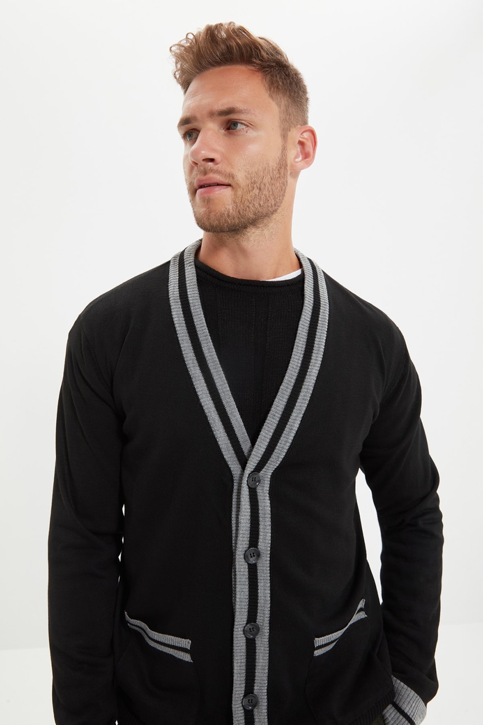 Trendyol, Cardigan cu decolteu in V si buzunare aplicate, Negru, S