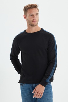 Trendyol, Pulover slim fit cu decolteu la baza gatului si segmente contrastante, Negru/ Albastru inchis Trendyol, Pulover slim fit cu decolteu la baza gatului si segmente contrastante, Negru/ Albastru inchis