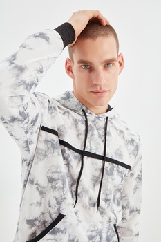 Trendyol, Hanorac cu buzunar kangaroo, Alb prafuit/Gri cenusa/Negru, M Trendyol, Hanorac cu buzunar kangaroo, Alb prafuit/Gri cenusa/Negru, M