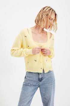 Trendyol, Set de top tricotat fin si cardigan cu broderii florale, galben pal Trendyol, Set de top tricotat fin si cardigan cu broderii florale, galben pal