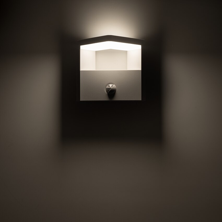 LED Лампа с PIR сензор за движение, 15W, 4000K, 220-240V AC, IP44 ...