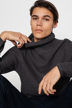 Jack&Jones, Pulover din bumbac organic cu guler inalt Blu Carlos, Gri inchis Jack&Jones, Pulover din bumbac organic cu guler inalt Blu Carlos, Gri inchis