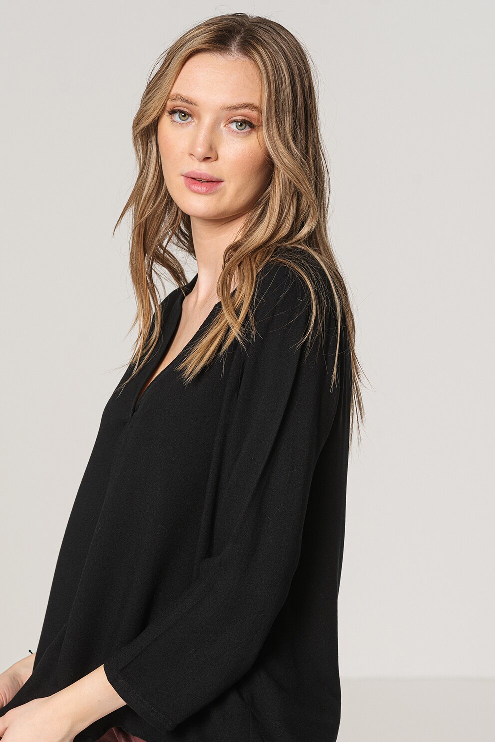 Only, Bluza lejera cu decolteu in V Astrid, Negru