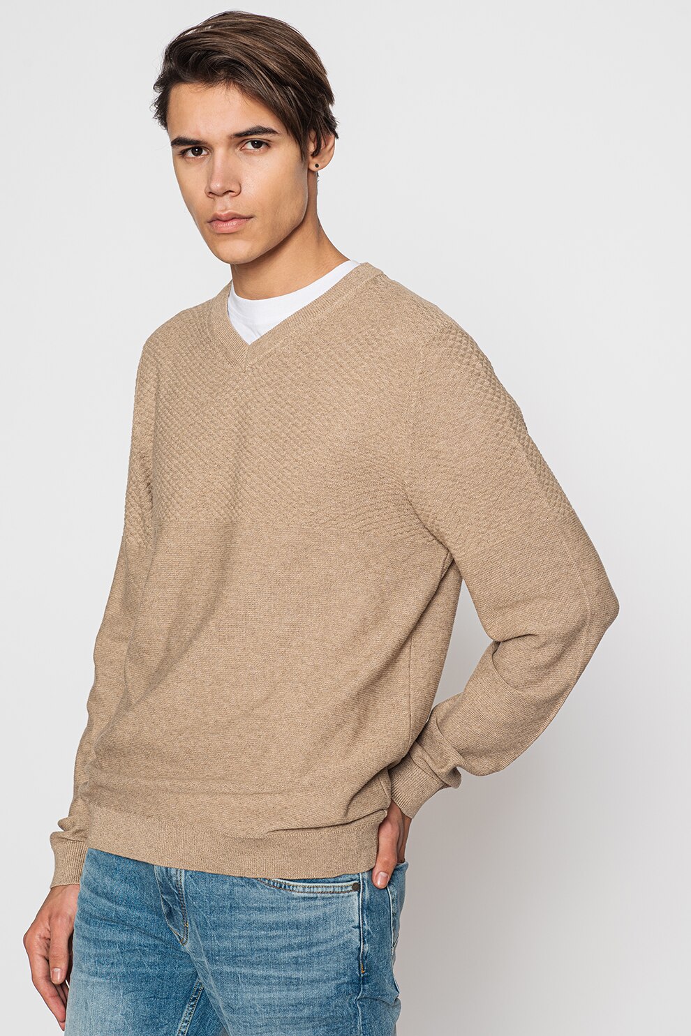 Jack&Jones, Pulover din amestec de bumbac organic cu decolteu in V si aspect texturat Bla Winter, Maro camel
