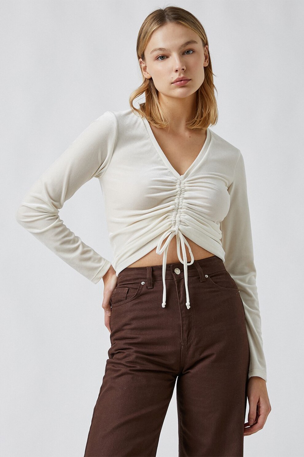 KOTON, Bluza cu decolteu in V si aspect catifelat, Alb prafuit