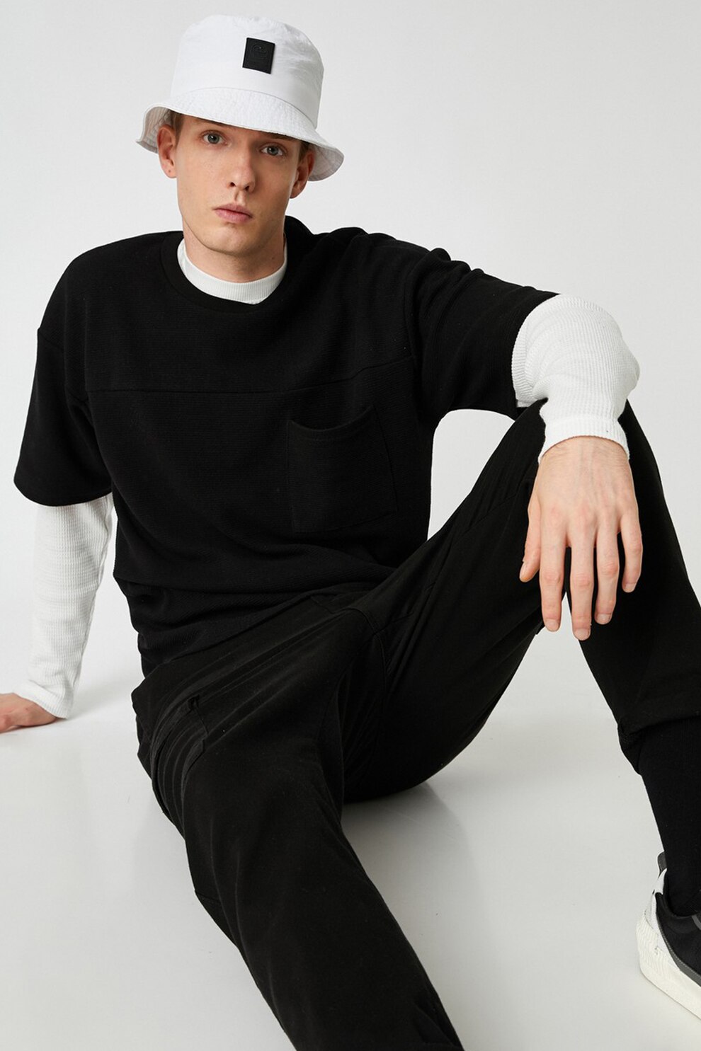 KOTON, Tricou supradimensionat cu buzunar pe piept, Negru