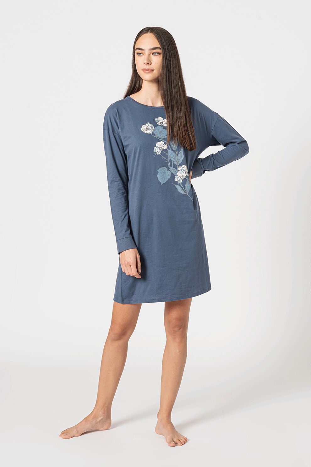 Triumph, Camasa de noapte cu decolteu rotund si imprimeu grafic, Albastru prafuit/Alb