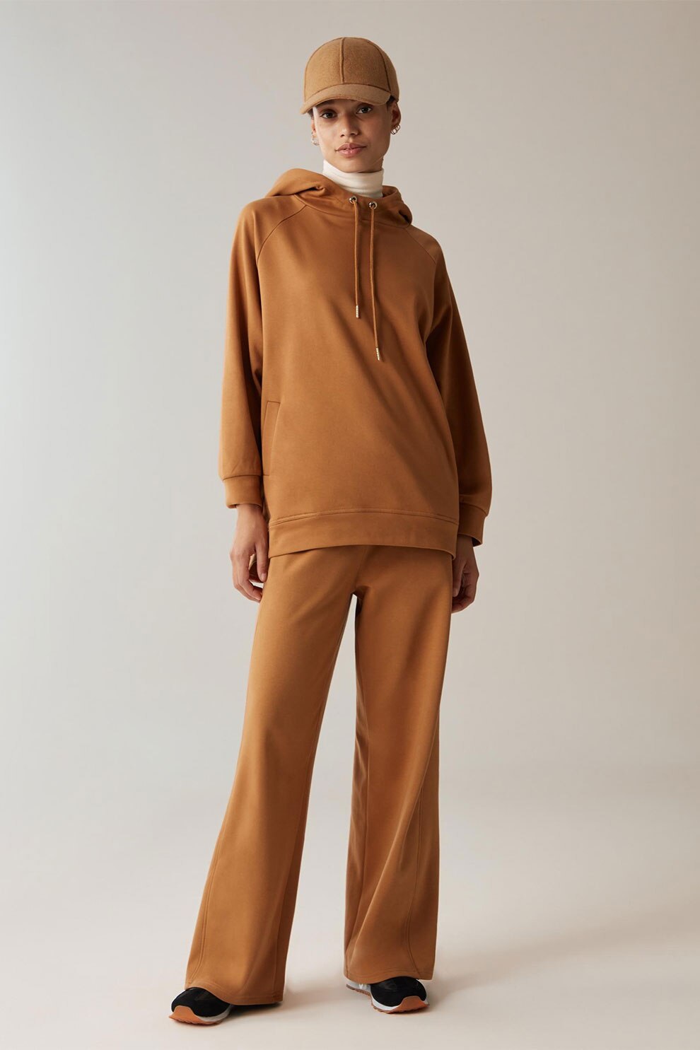 OVS, Pantaloni sport cu croiala ampla, Maro caramel