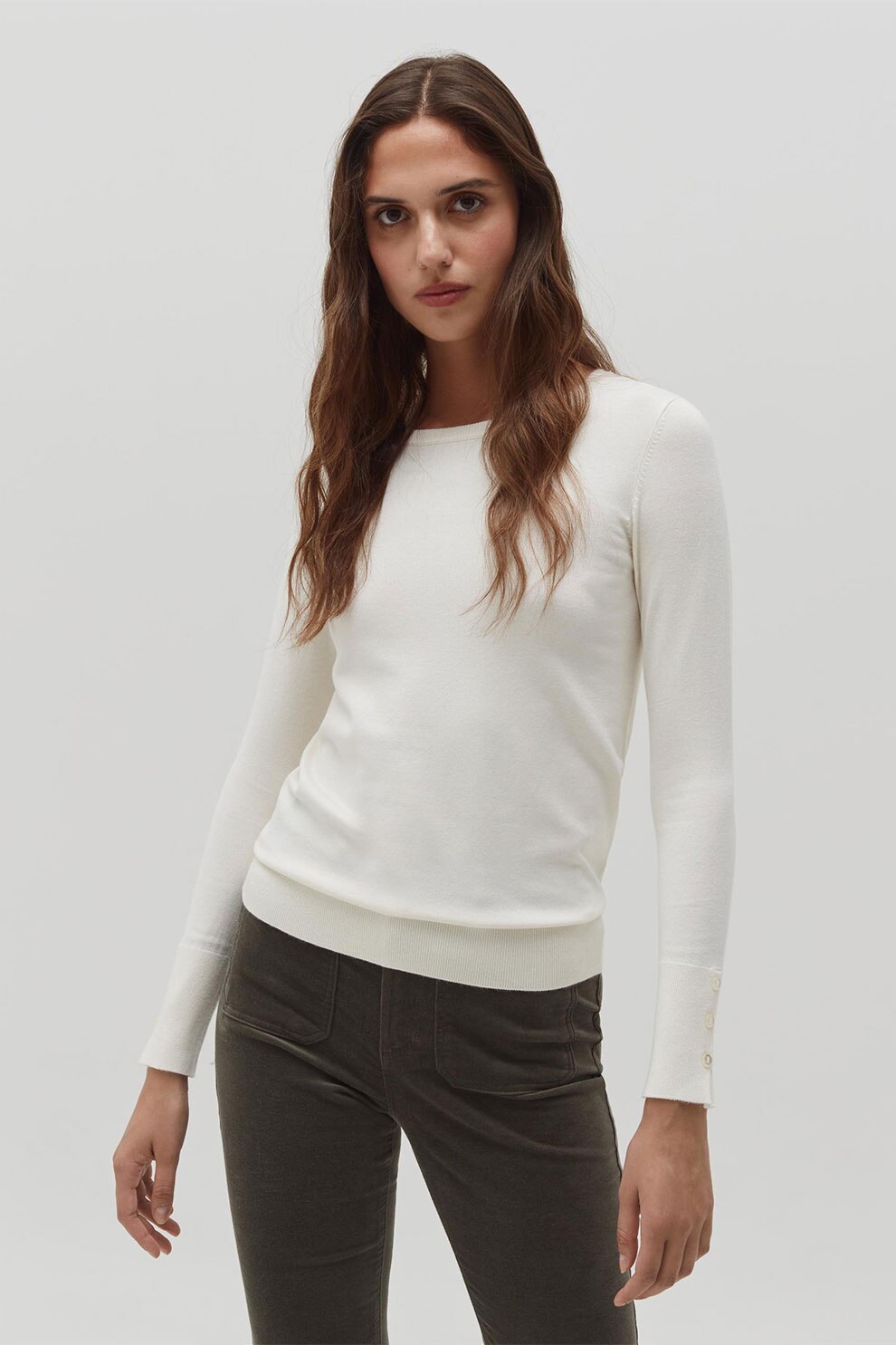 OVS, Pulover tricotat fin cu decolteu la baza gatului, Alb prafuit