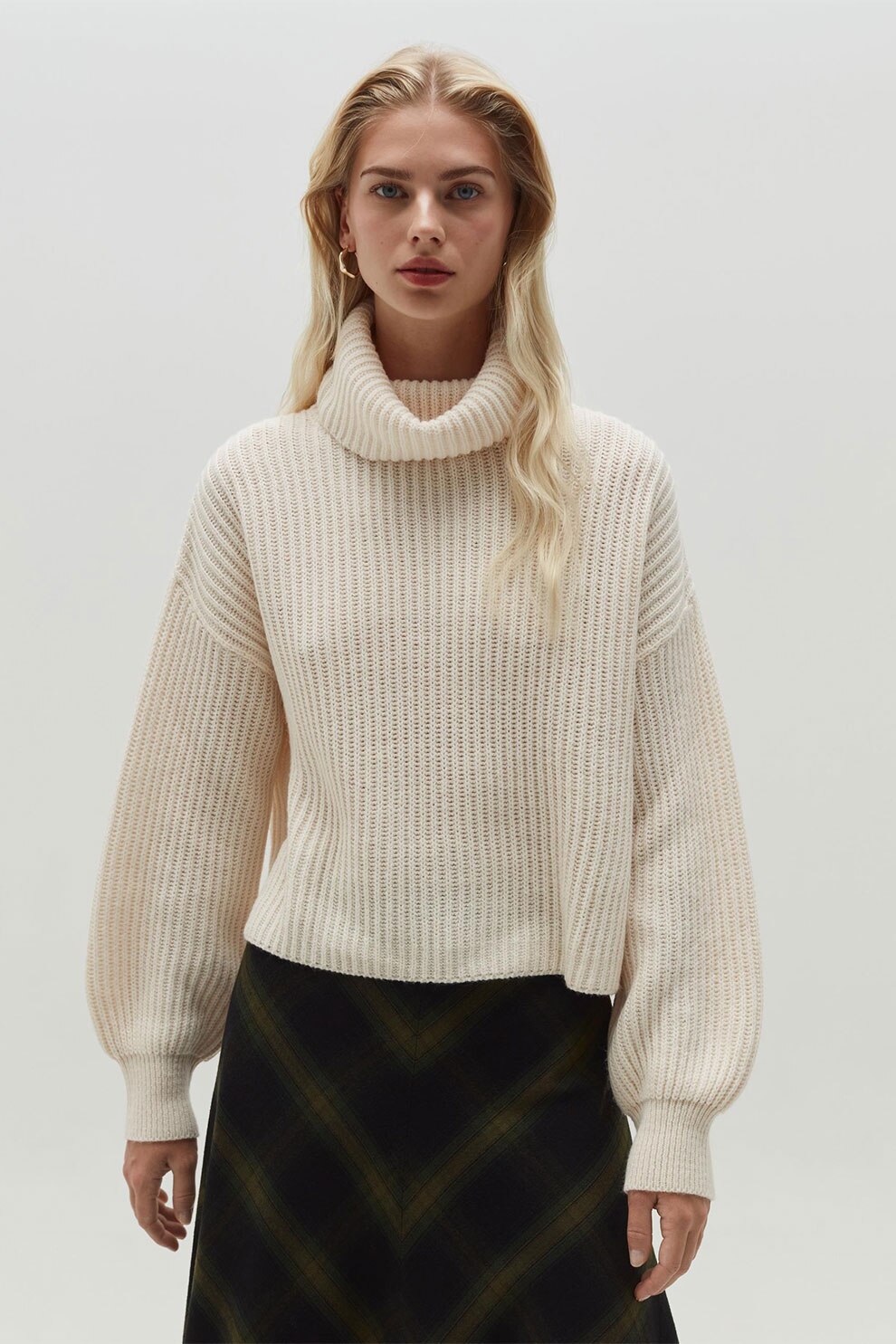 OVS, Pulover cu guler inalt si model tricotat masiv, Maro nisip, L