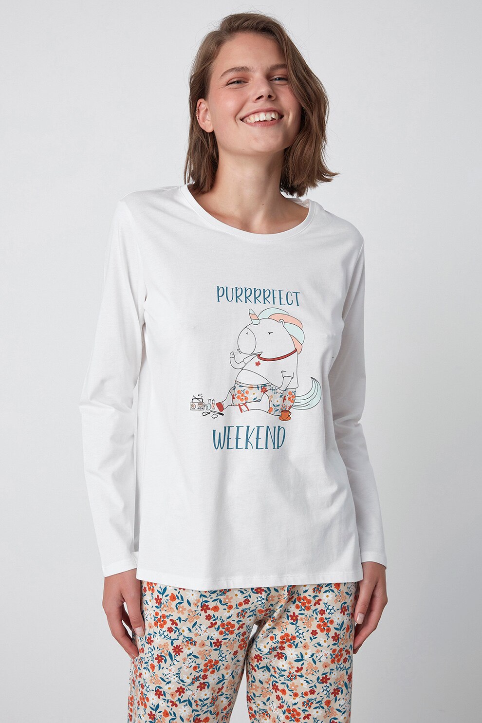 Penti, Pijama de bumbac cu imprimeu grafic si floral, Alb/Bej/Oranj