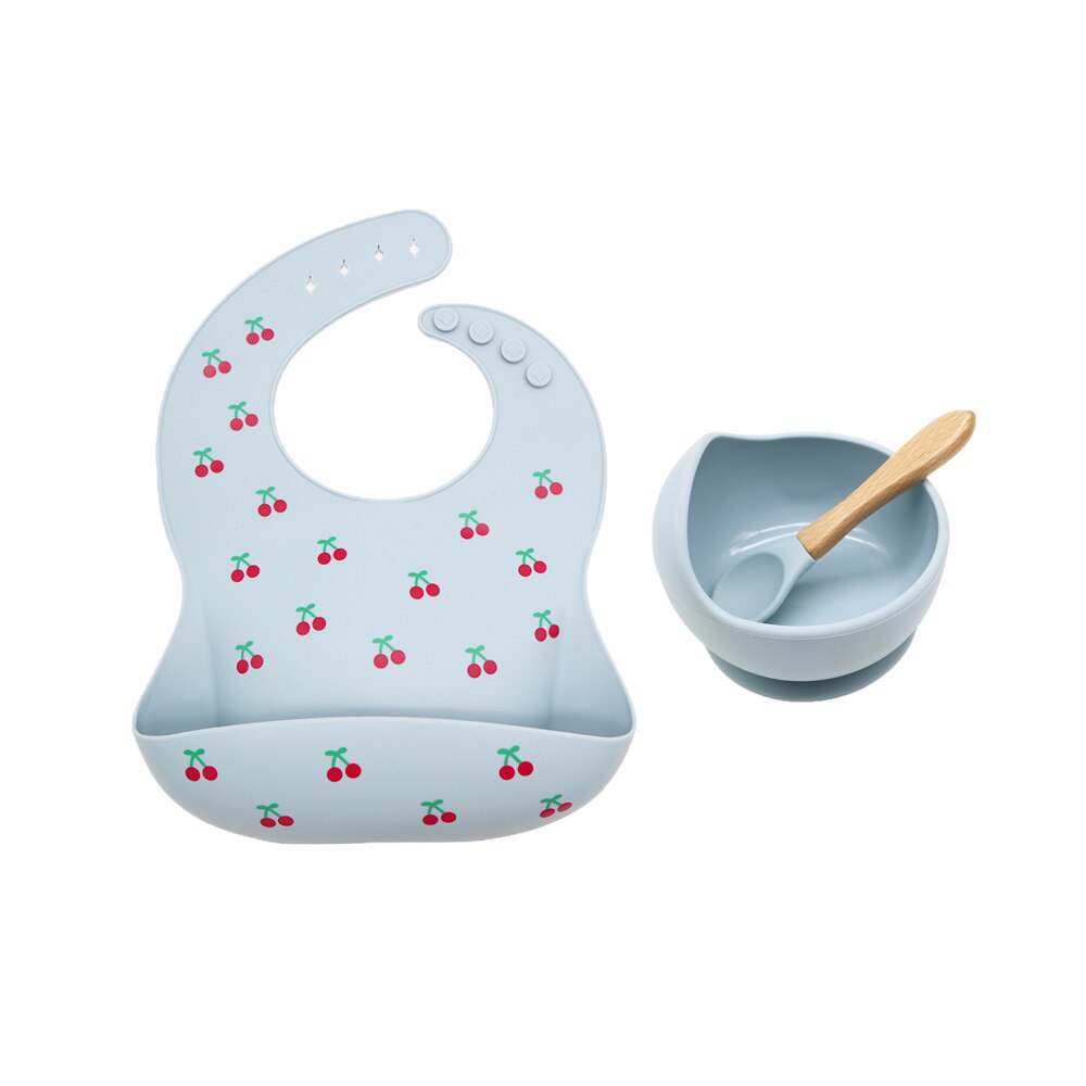 Set hranire bebe din silicon, 1 baveta cu cirese, 1 bol cu ventuza, lingurita din silicon cu maner din bambus, anti-alunecare, diversificare, fara alergeni, dusty blue