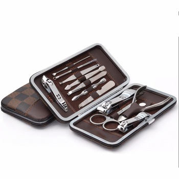 Set trusa Pufo Elegance pentru manichiura si pedichiura, 12 bucati Set trusa Pufo Elegance pentru manichiura si pedichiura, 12 bucati