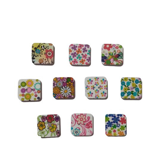 Set 10 Nasturi lemn, patrati, imprimeu flori colorate, dimensiuni 2,5cm