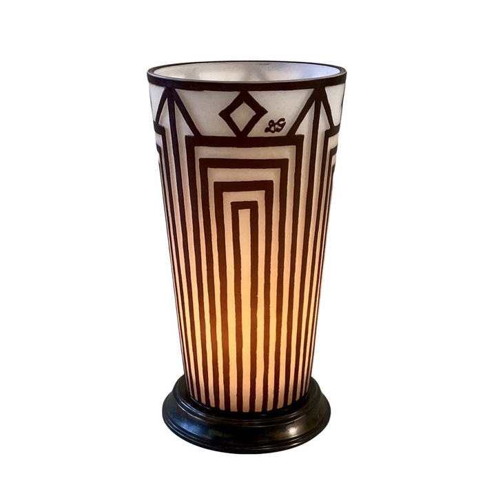 Lampa din sticla trei straturi, joc de linii, cu suport din bronz, H29cm, D15cm, putere 220-240v