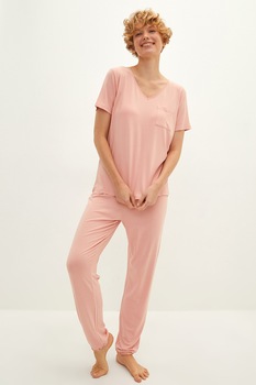 LC WAIKIKI, Pijama cu tricou cu decolteu in V, Roz LC WAIKIKI, Pijama cu tricou cu decolteu in V, Roz