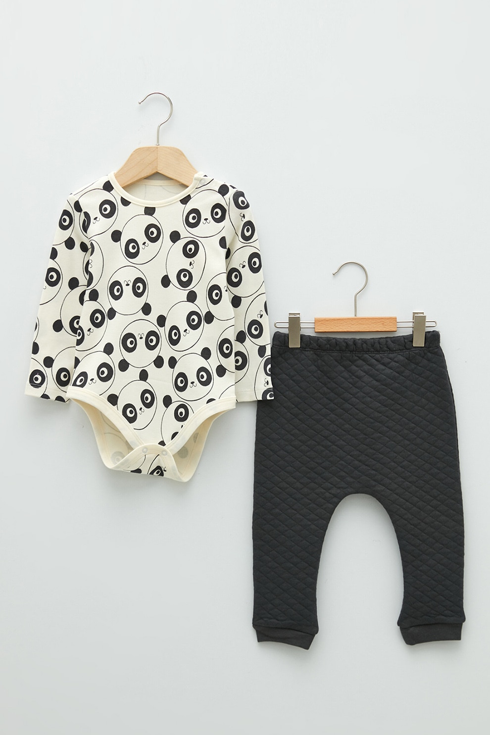 LC WAIKIKI, Set de body cu maneci lungi si pantaloni, Crem/Negru