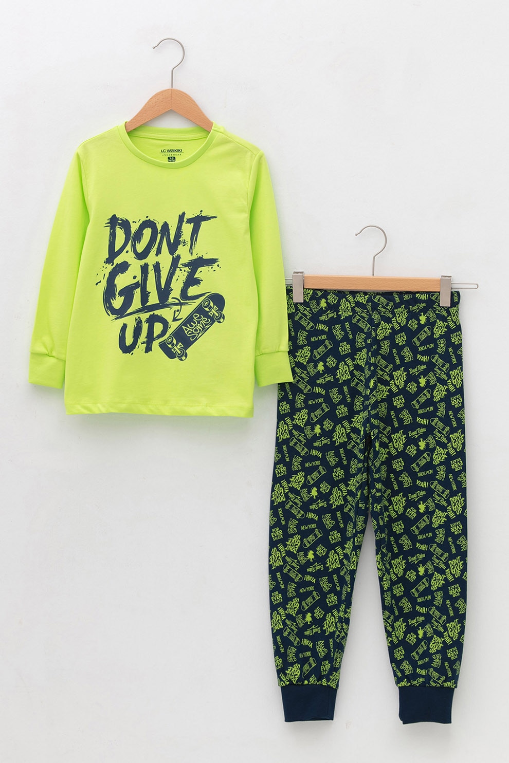 LC WAIKIKI, Pijama cu maneci lungi, de bumbac, cu imprimeu text, Verde