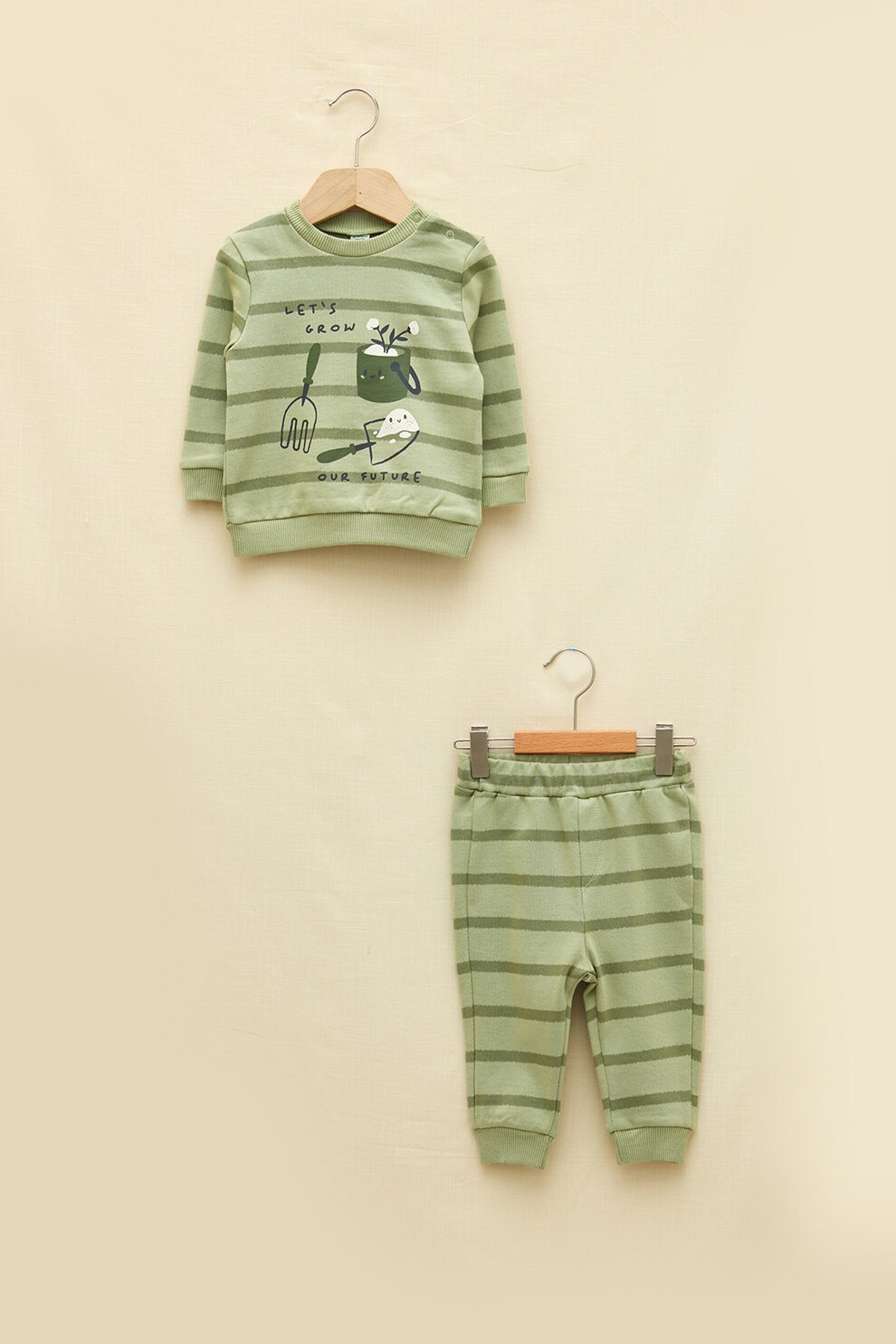 LC WAIKIKI, Set de pantaloni sport si bluza sport in dungi - 2 piese, Verde sparanghel