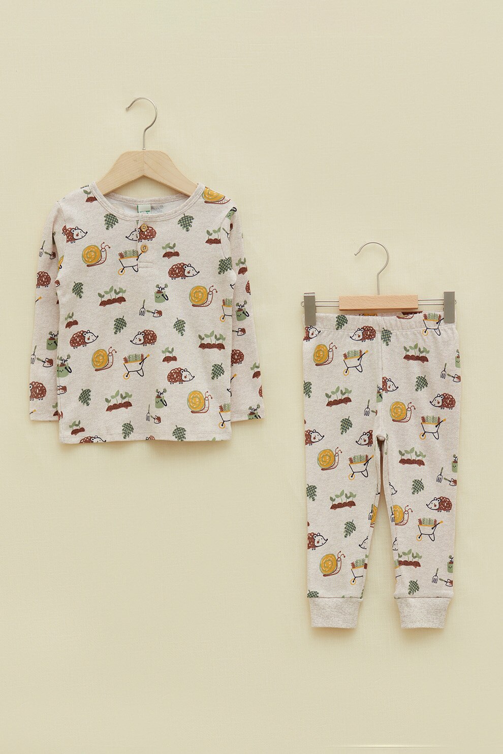 LC WAIKIKI, Pijama cu maneci lungi si model grafic, Bej melange