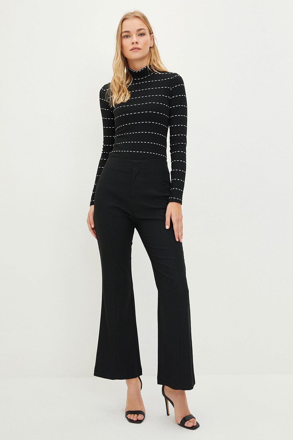 LC WAIKIKI, Pantaloni crop evazati, Negru