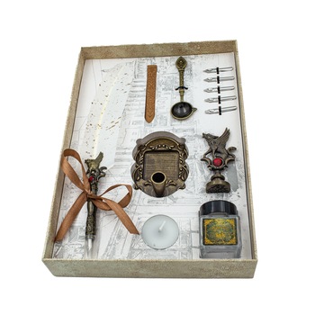 Set Cadou, Stilou Vintage cu Pana de Gasca, Ceara pentru Sigiliu, Stampila, Lingurita, 5 Penite si Suport, Alb Set Cadou, Stilou Vintage cu Pana de Gasca, Ceara pentru Sigiliu, Stampila, Lingurita, 5 Penite si Suport, Alb