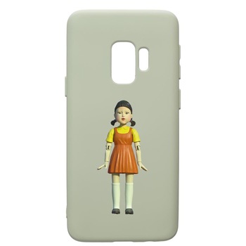 Husa Premium Silicon Compatibila Cu Samsung Galaxy S9, Squid Game Doll Girl, cu interiorul din material textil, protectie camera, Beryl, PGR851 Husa Premium Silicon Compatibila Cu Samsung Galaxy S9, Squid Game Doll Girl, cu interiorul din material textil, protectie camera, Beryl, PGR851