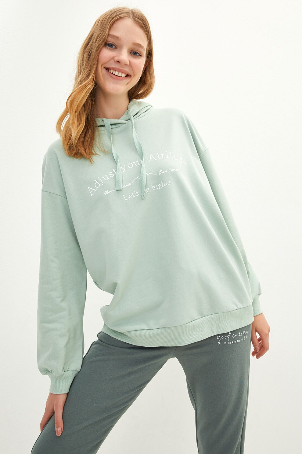 LC WAIKIKI, Hanorac cu imprimeu text si maneci cazute, Verde pal