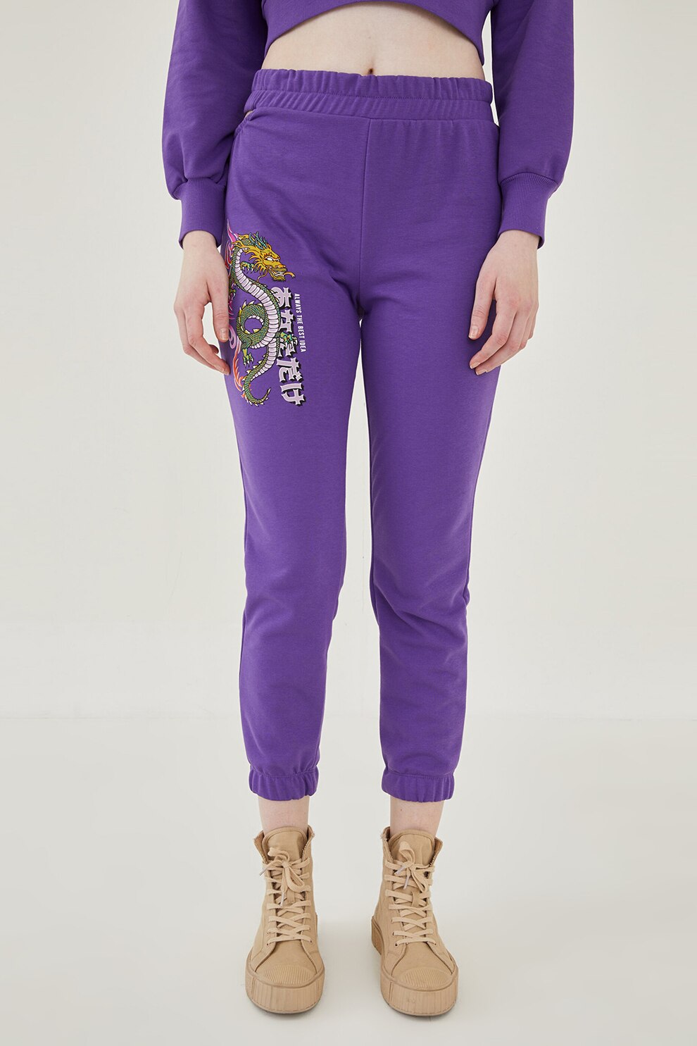 LC WAIKIKI, Pantaloni sport conici cu imprimeu grafic, Ametist