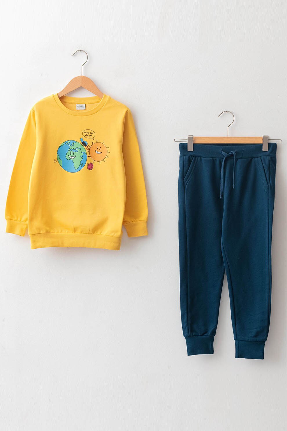 LC WAIKIKI, Set de bluza sport cu imprimeu si pantaloni sport, Galben/Albastru inchis