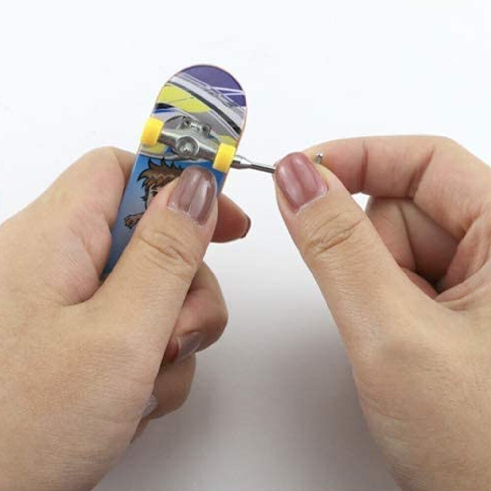 Jucarie Interactiva Zenuk® - Fingerboard Street, Mini Skateboard, Kit Service, Roti de Schimb, Mini Surubelnita, Multicolor - eMAG.ro Jucarie Interactiva Zenuk® - Fingerboard Street, Mini Skateboard, Kit Service, Roti de Schimb, Mini Surubelnita, Multicolor - eMAG.ro