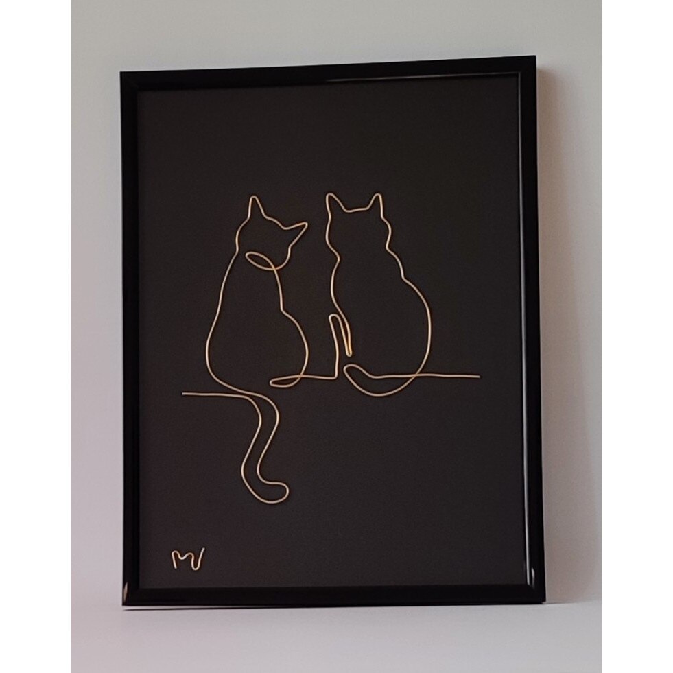 Tablou cu 2 pisici, sculptura in fir continuu de sarma placata cu aur 18x24  cm - cod.2237