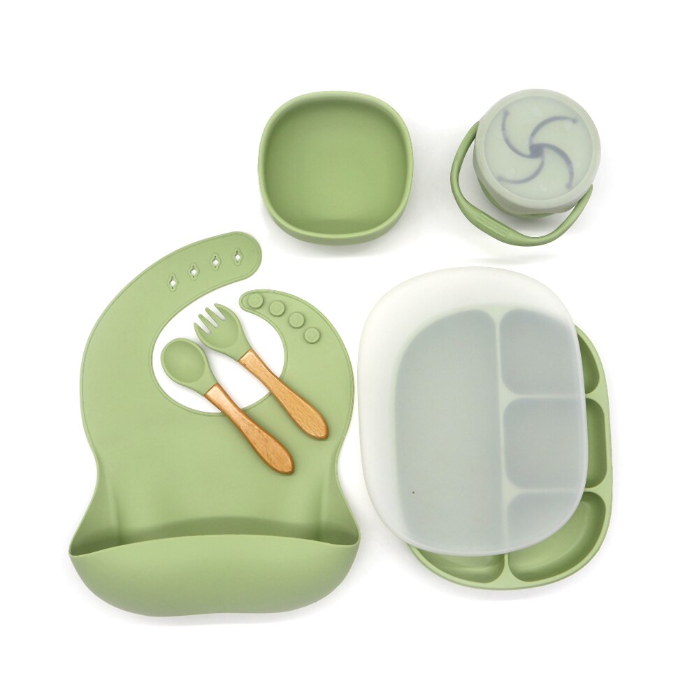 Set hranire bebe din silicon, 1 baveta, 1 farfurie compartimentata, 1 bol cu ventuza, lingurita si furculita, cana gustari, fara alergeni, olive