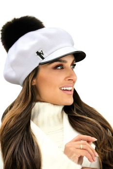 nike зимна шапка бяла за жена