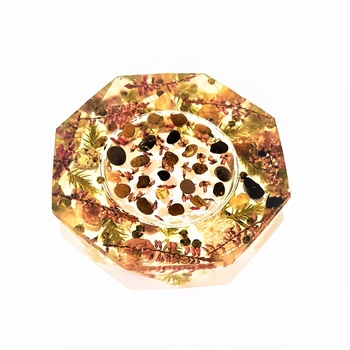 Scrumiera din rasina epoxidica cu pietre si pin Scrumiera din rasina epoxidica cu pietre si pin