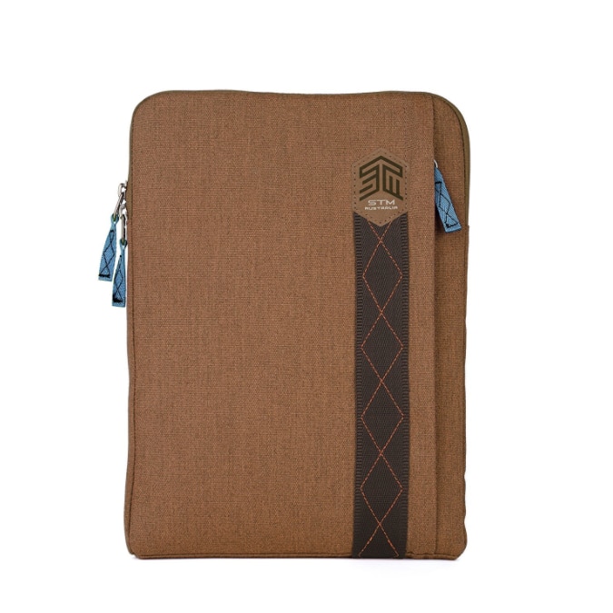 Husa de design rezistenta la soc si la apa pentru iPad Pro 12.9 2018, iPad Pro 12.9 2020, iPad Pro 12.9 2021, MacBook Air 11, MacBook 12, laptopuri si tablete de pana la 12,9 inch, STM Ridge Sleeve, maro