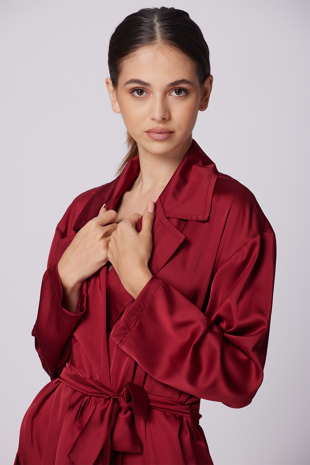 Amazing, Halat din satin cu revere decupate, Rosu inchis