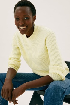 Marks & Spencer, Pulover relaxed fit cu decolteu la baza gatului si aspect striat, galben pal Marks & Spencer, Pulover relaxed fit cu decolteu la baza gatului si aspect striat, galben pal