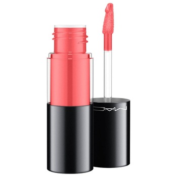 Ruj lichid MAC Versicolour Varnish, Peach 107 , 8.5 ml Ruj lichid MAC Versicolour Varnish, Peach 107 , 8.5 ml