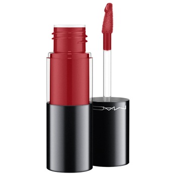 Ruj lichid MAC Versicolour Varnish, No Interruptions 106, 8.5 ml Ruj lichid MAC Versicolour Varnish, No Interruptions 106, 8.5 ml