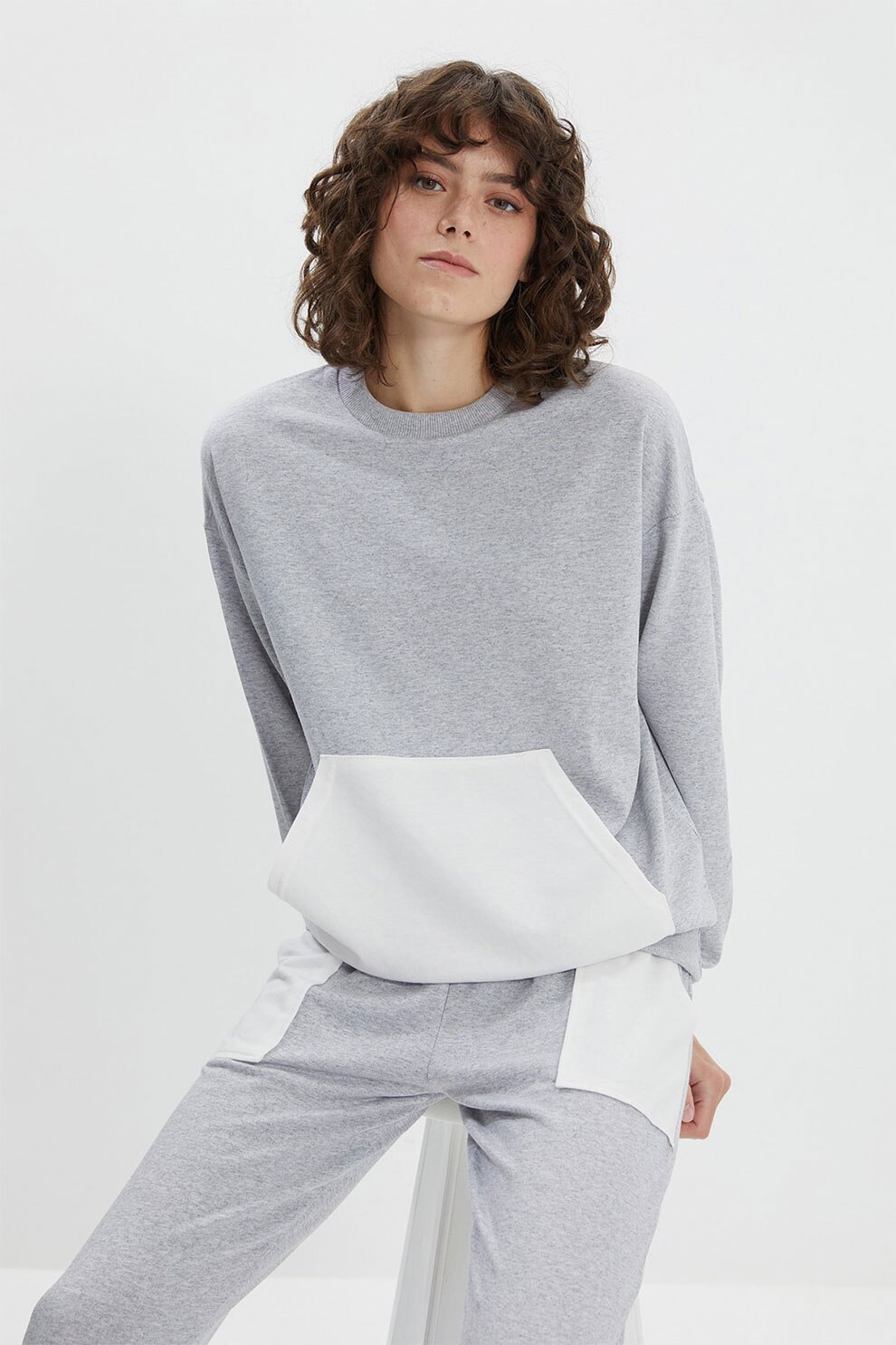 Trendyol, Trening cu buzunar kangaroo, Gri melange/ Alb