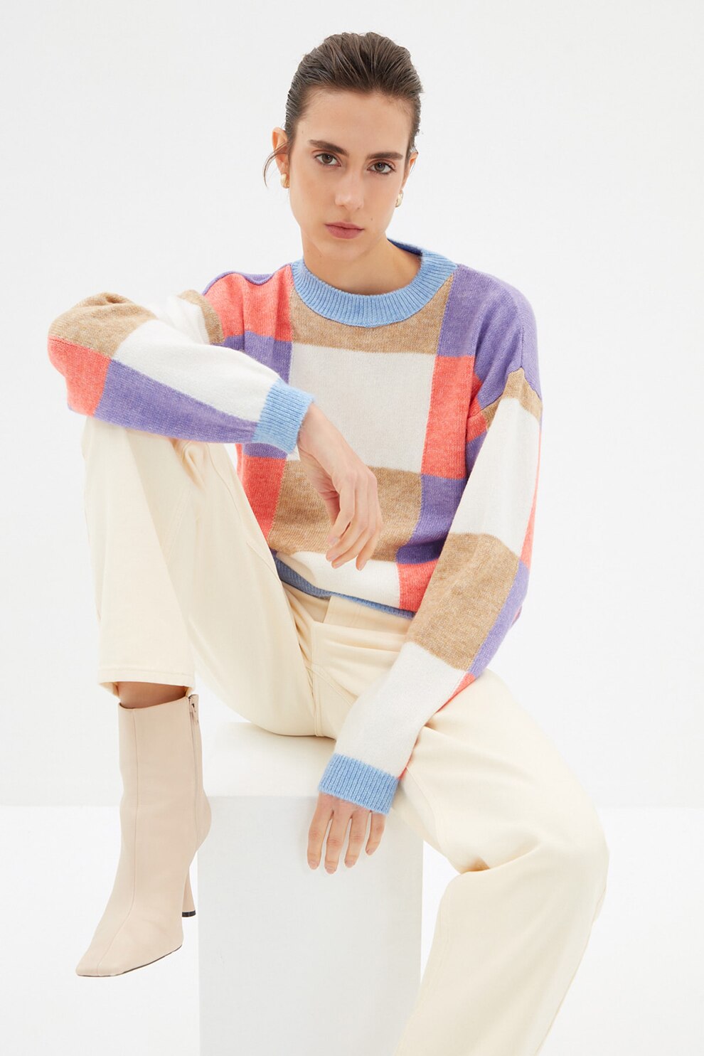 Trendyol, Pulover cu decolteu la baza gatului si model colorblock, Multicolora