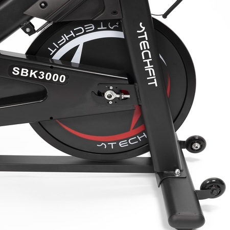Bicicleta spinning magnetica TECHFIT SBK3000, Sistem inertie volanta 18 Kg, Greutate utilizator 120 Kg, Bluetooth, FITSHOW, Suport telefon/tableta, Suport sticla, Roti transport
