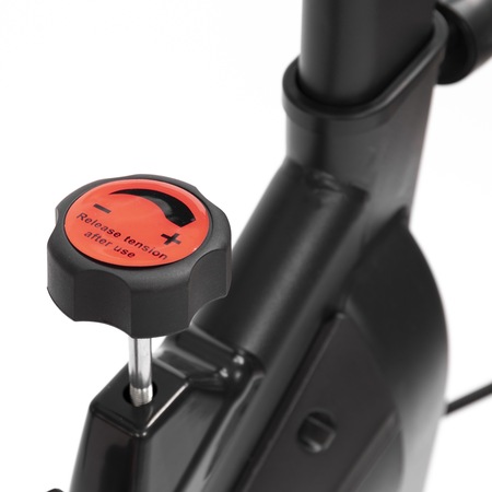 Bicicleta spinning magnetica TECHFIT SBK3000, Sistem inertie volanta 18 Kg, Greutate utilizator 120 Kg, Bluetooth, FITSHOW, Suport telefon/tableta, Suport sticla, Roti transport