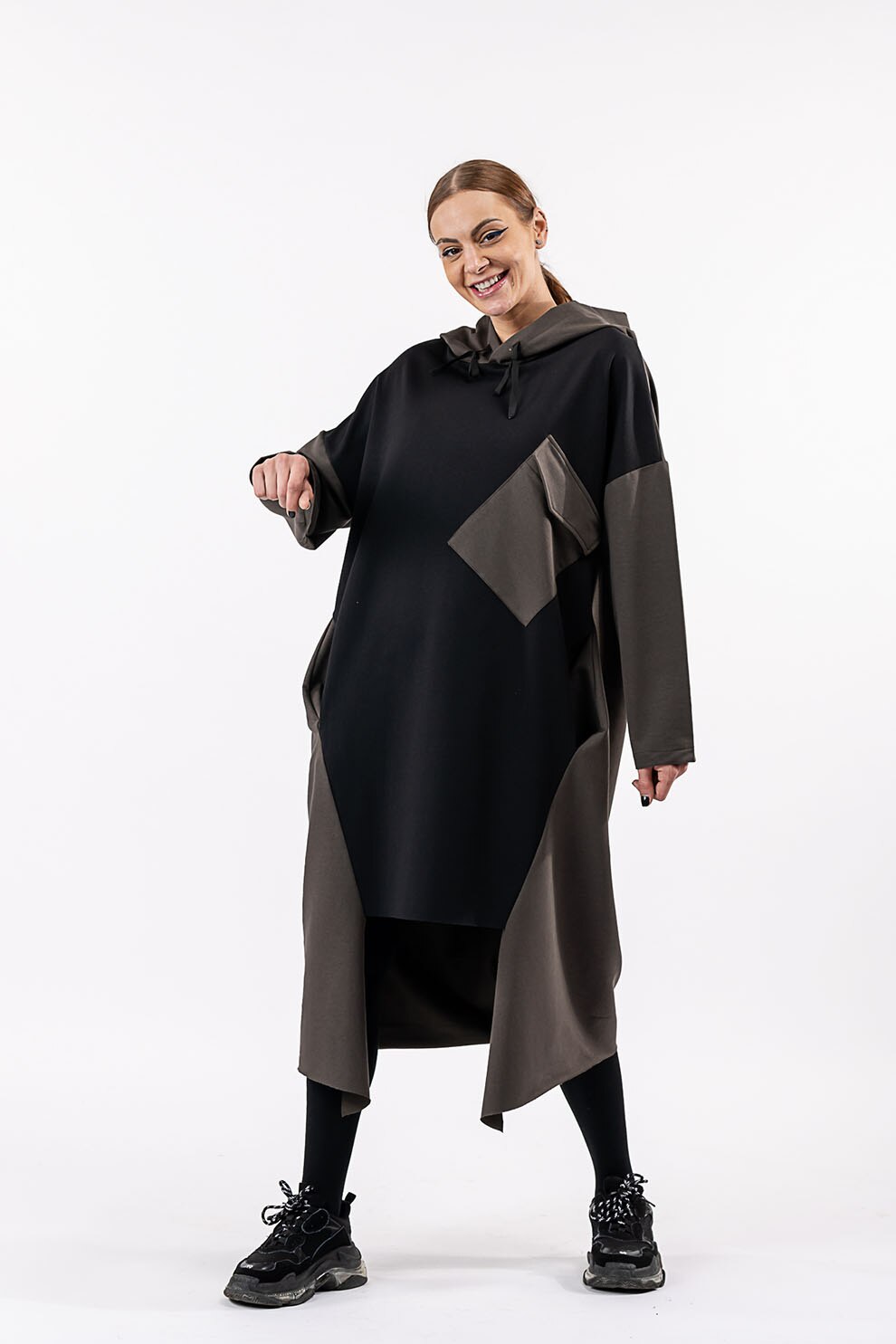 Antonia M, Rochie supradimensionata cu gluga si terminatie asimetrica, Negru/Gri