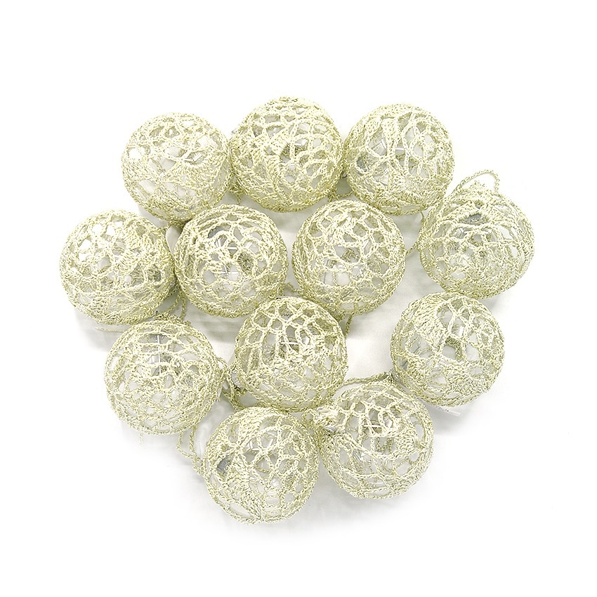 Set 12 globuri de sticla 7 cm, crosetate manual cu fir aur alb