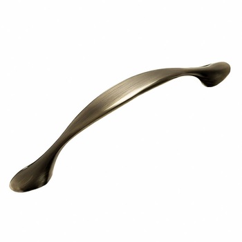Maner pentru mobila Camaio, finisaj alama antichizata, L126 mm Maner pentru mobila Camaio, finisaj alama antichizata, L126 mm