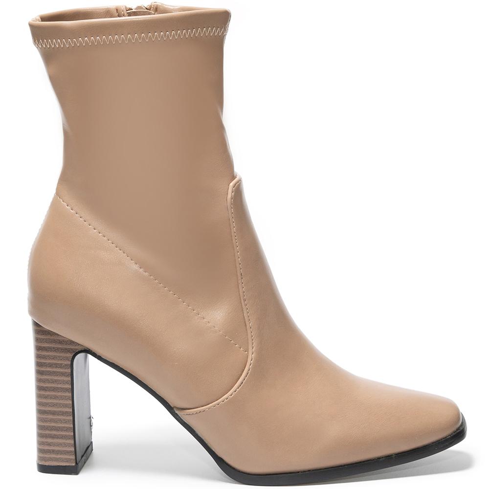Botine dama Zeta, Maro, Maro